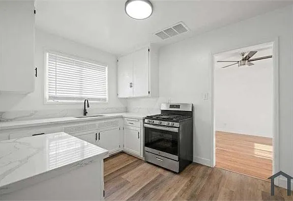 4320 Santa Rosalia Dr #B — Photo 4
