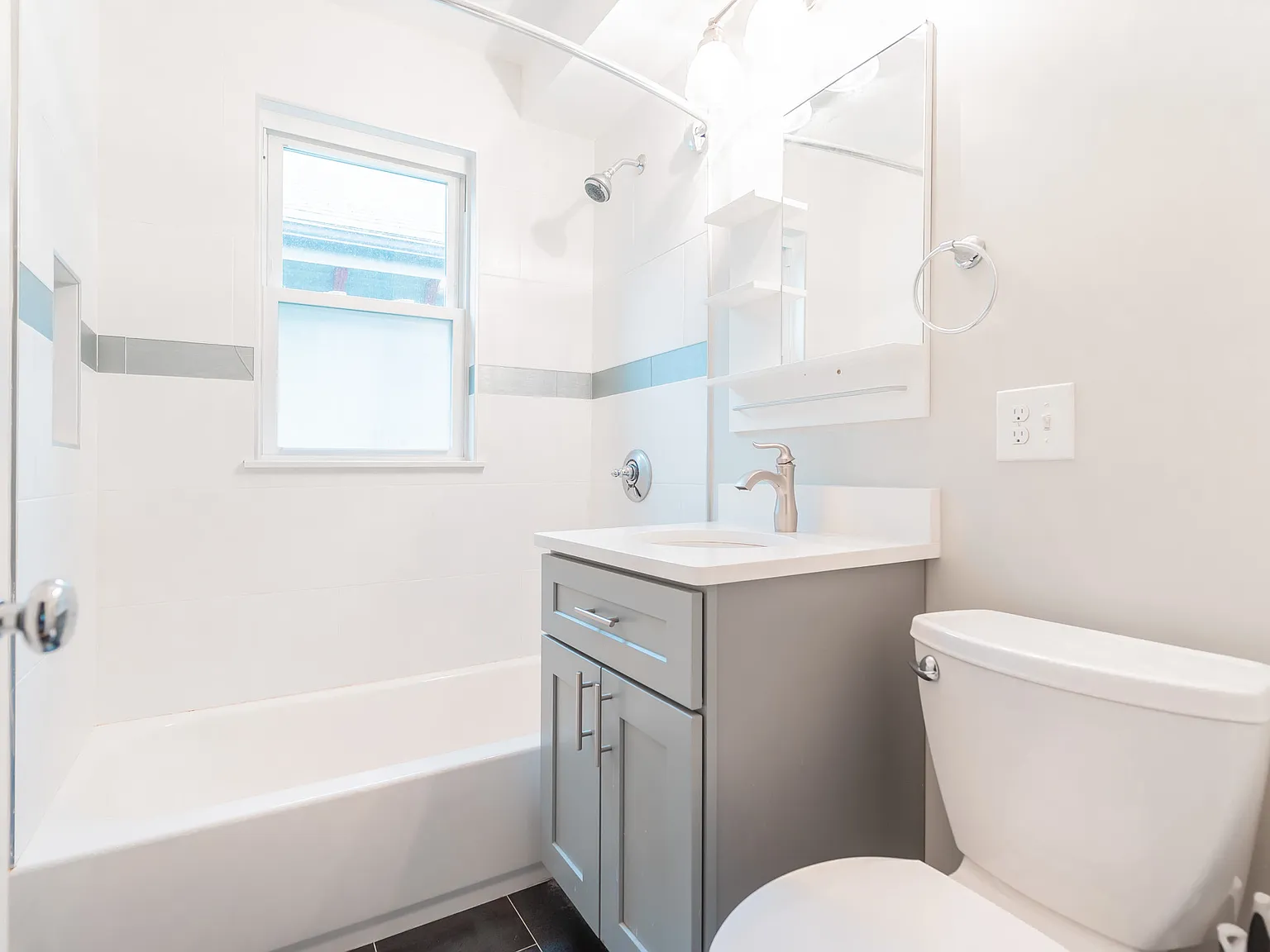3 bed, 1200 sqft, $3,400 — Photo 4