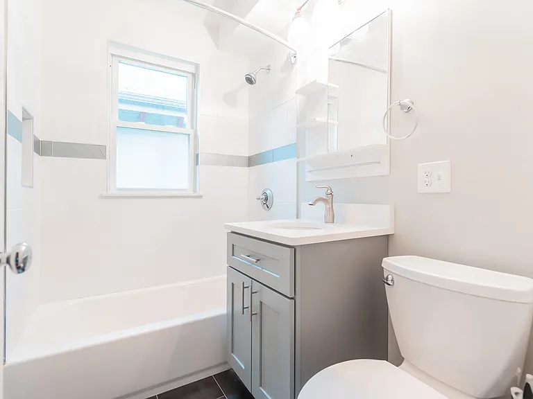 394 Centre St #1 — Photo 4