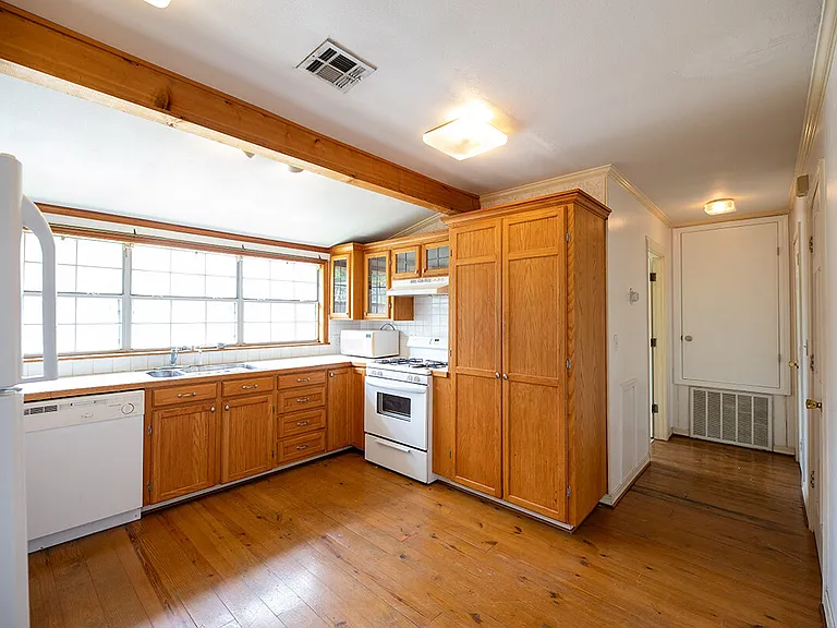 419-E-DARBONNE-kitchen_05082025