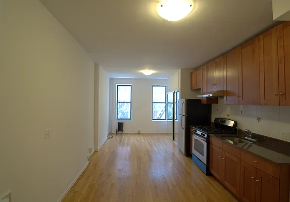 Rented by BLU Real Estate | media 17