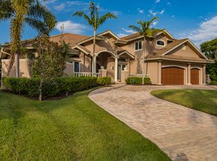 475 Wedge Dr, Naples, FL 34103