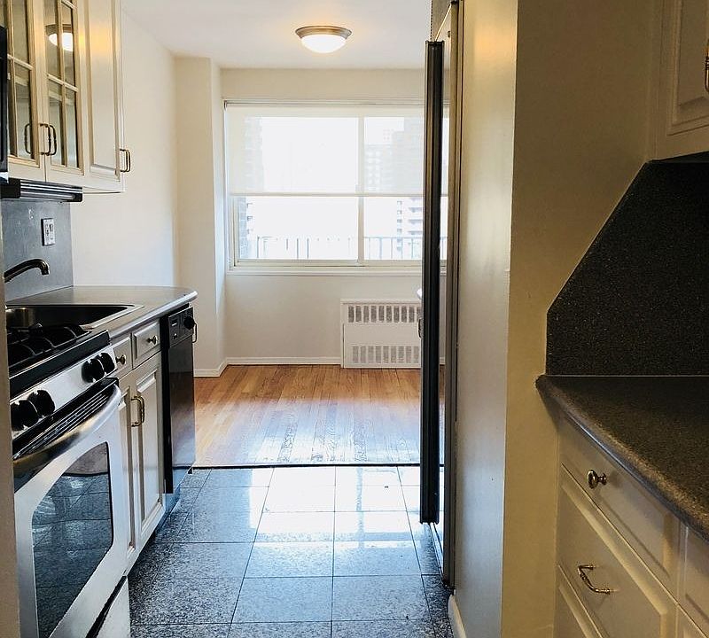 1st image of 120 W 97th St APT 7J