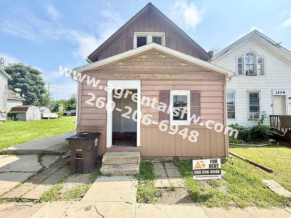 1210 Marion St