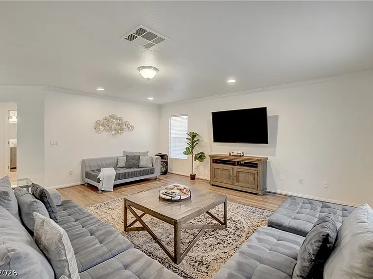 1721 Sweet Pea Ave — Photo 9