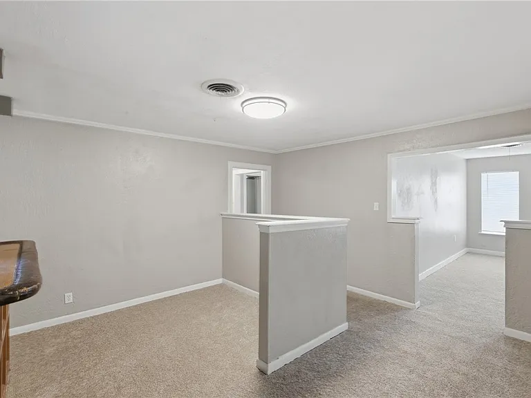 112 Williams St — Photo 8