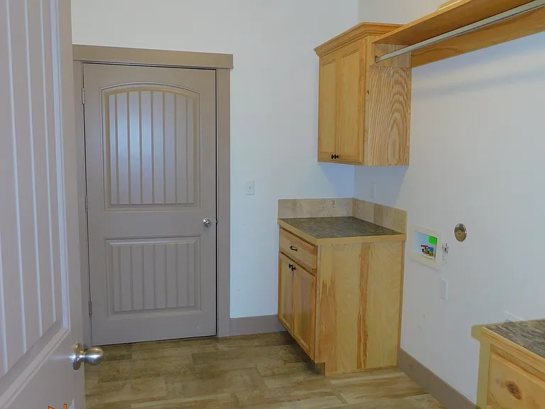 4039 Queen Anne Dr — Photo 12