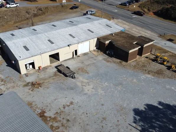 2190 Cherokee Rd, Alexander City, AL 35010