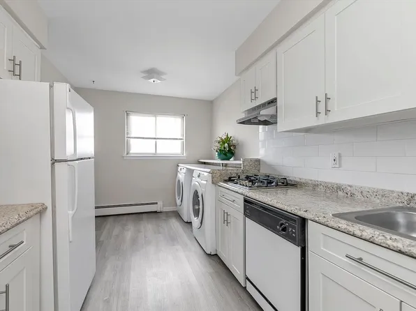 93-24 243rd St, Bellerose, NY 11426
