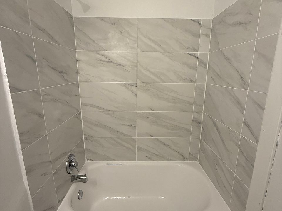 1st image of 224 Jefferson Ave APT 3