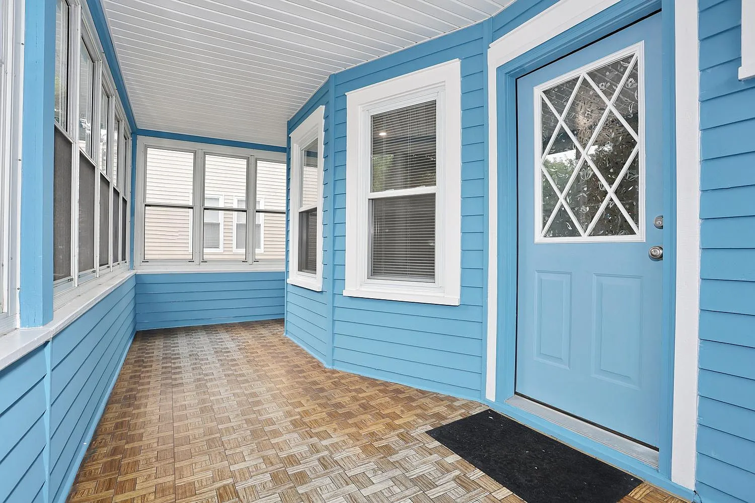 3 bed, 1.5 bath, 1224 sqft, $3,600 — Photo 3