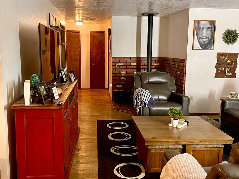 5230 NW Coyner Ave — Photo 3