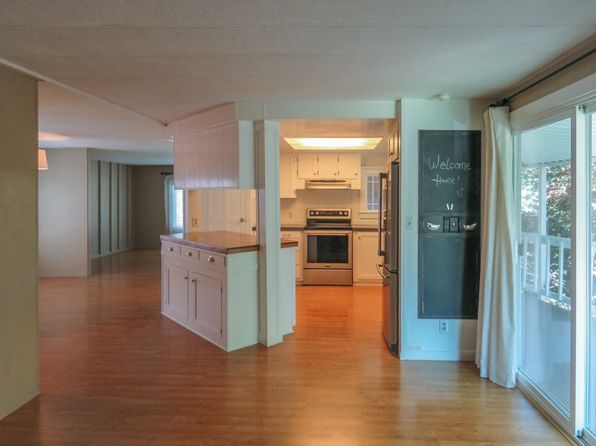 11632 Blue Heron Ln NE