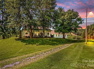 1043 Linneys Mill Rd, Union Grove, NC 28689