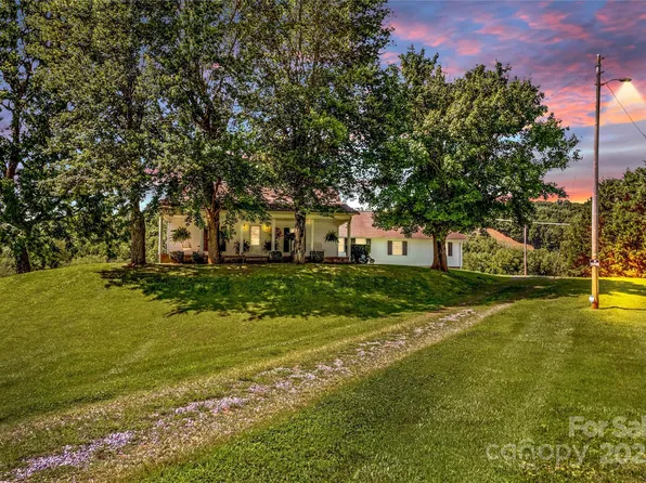 1043 Linneys Mill Rd, Union Grove, NC 28689