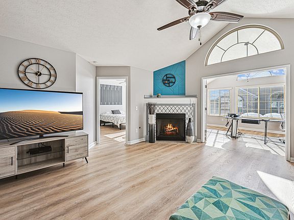 5th image of 9090 Royal Oak Ln