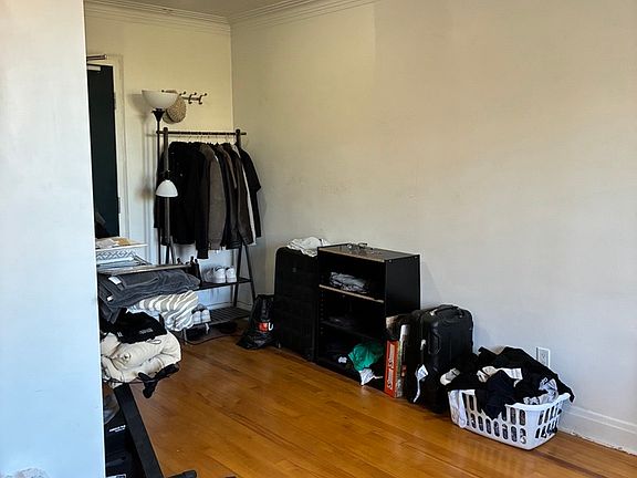 3rd image of 600 Laurier Ave W #18