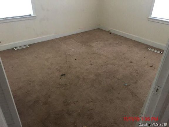 4th image of 1031 Holland Ave