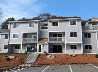 211 Franklin Crossing Rd, Franklin, MA 02038