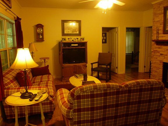 4th image of 61 Snowbird Lane