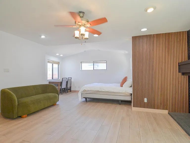 1321 Astoria Dr — Photo 27