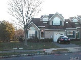 9 Northridge Cir, Huntington, NY 11743