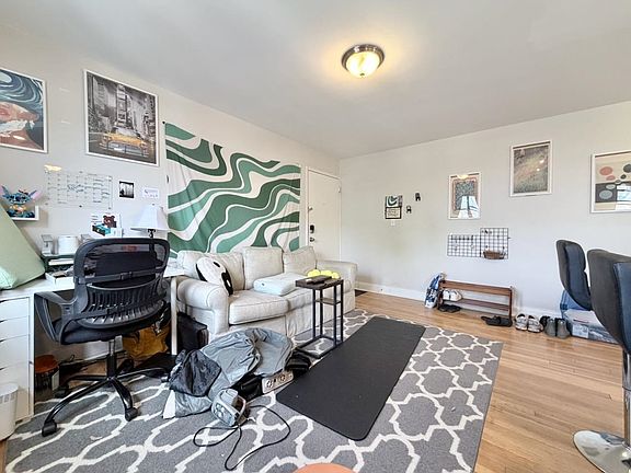 3rd image of 165 Vroom St APT 4C