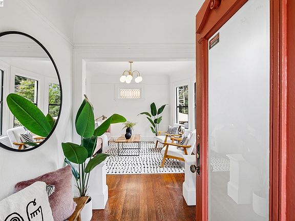 3rd image of 825 57th St