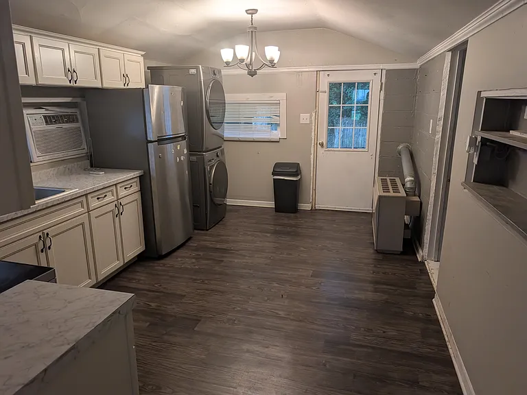 369 Massie Ave — Photo 4