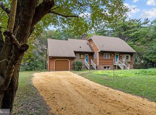 6559 Creek Rd, Hayes, VA 23072
