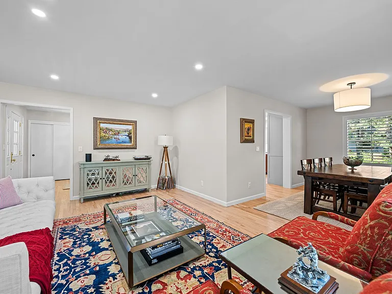 7030 Magnolia Cir — Photo 37