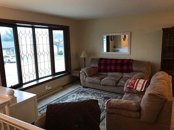 3rd image of 2611 Marywood Dr