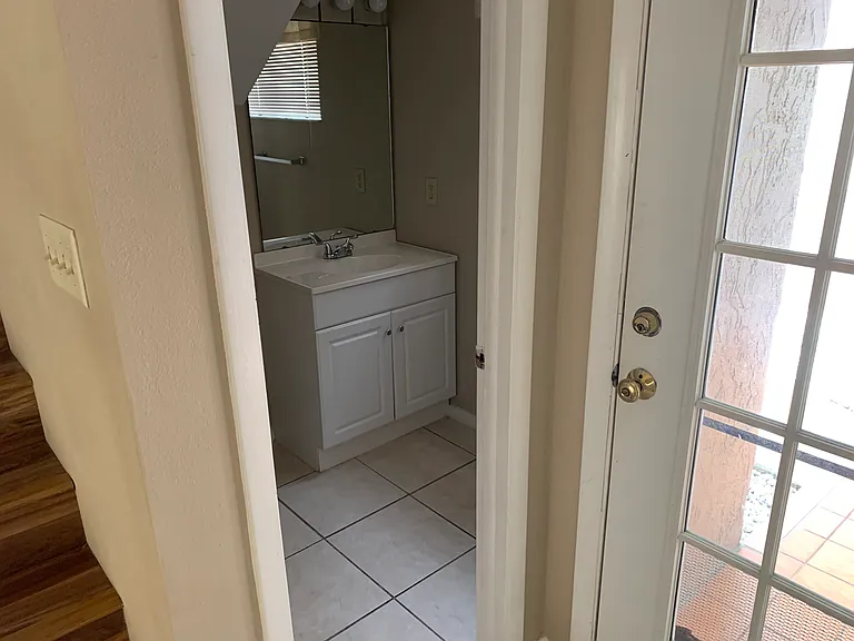 1536 N Carolwood Blvd — Photo 13