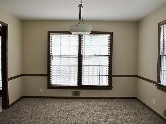 5th image of 6136 Manning Ave #6136
