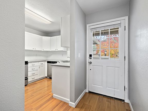 3rd image of 54 Little Creek Ln