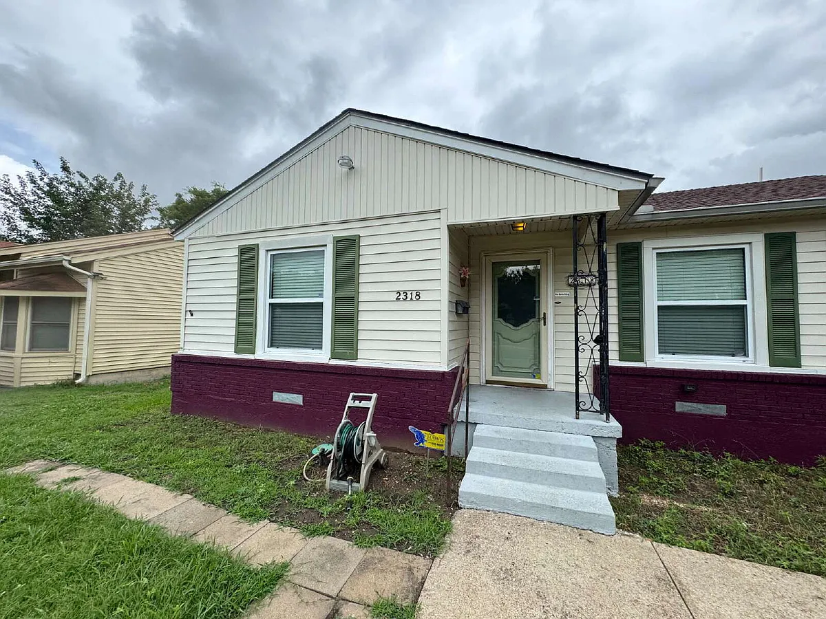 Building Photo - 2318 Fenwick Dr