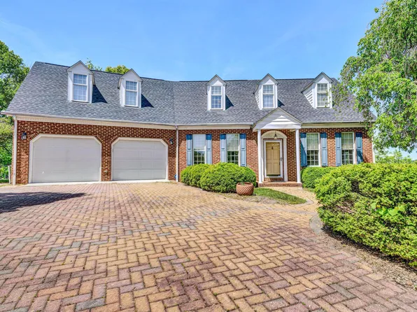 1301 Belle Aire Ln SW, Roanoke, VA 24018