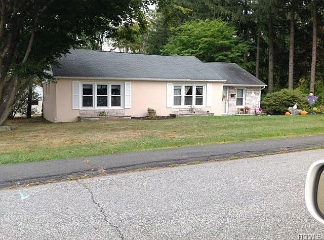 1st image of 26 Crestwood Dr
