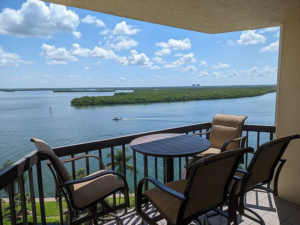 816 Balcony & View of Bay