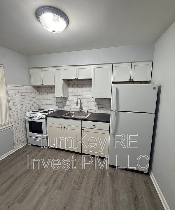 1st image of 1505 N Maywood Dr