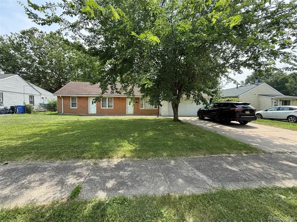 8424 Stout Ave, Warren, MI 48093