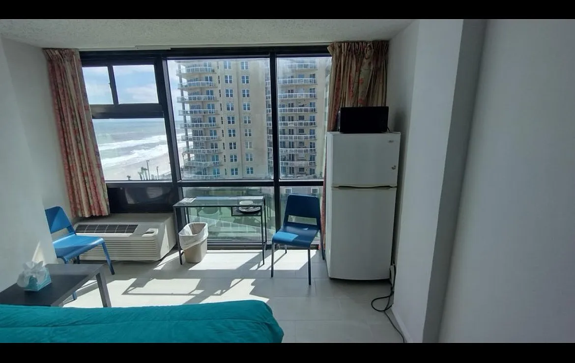 Studio, 375 sqft, $1,450 — Photo 2
