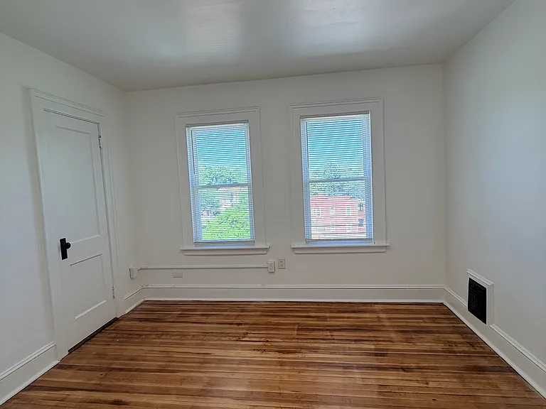 49 Henry St #3 — Photo 24