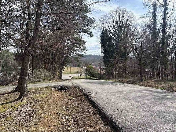 4th image of 100 Shryer Rd