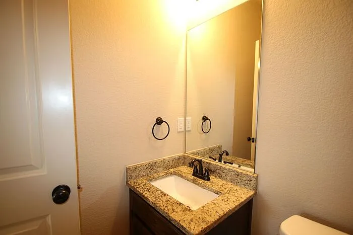 3219 Karen St — Photo 21