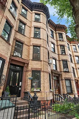 Sold by Compass | media 10