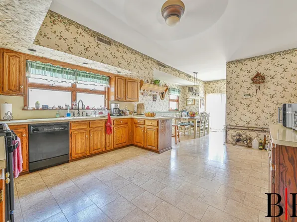 2150 Royce Street image 10 of 36