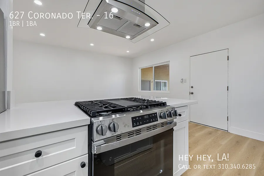 Modern One Bed + One Bath | Silverlake | In-Unit Laundry | Parking Available — Photo 3