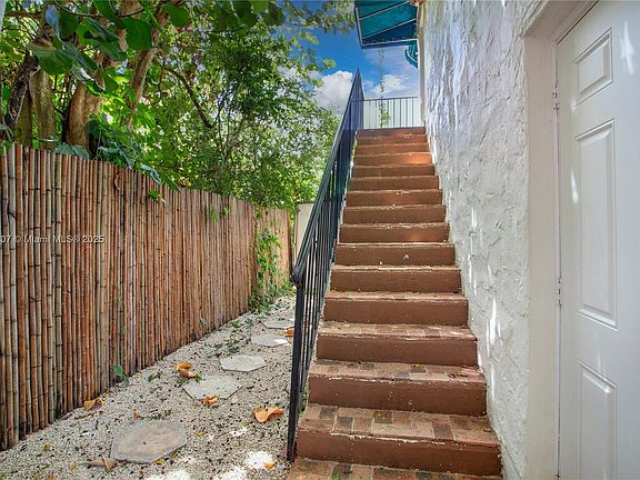 3rd image of 1128 Almeria Ave