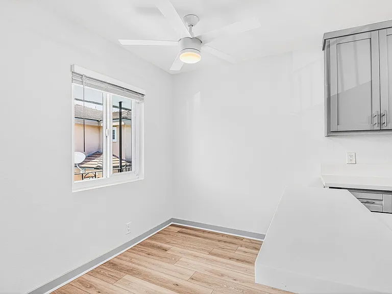 359 East Esther Street — Photo 4